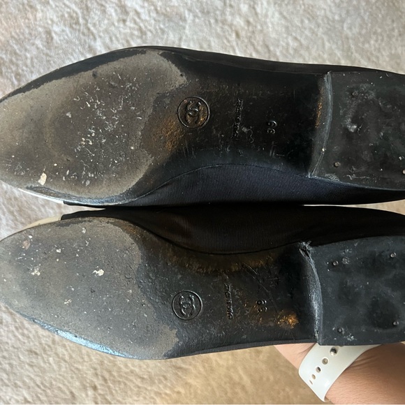 CHANEL Black and Cream Flats - Picture 4 of 5